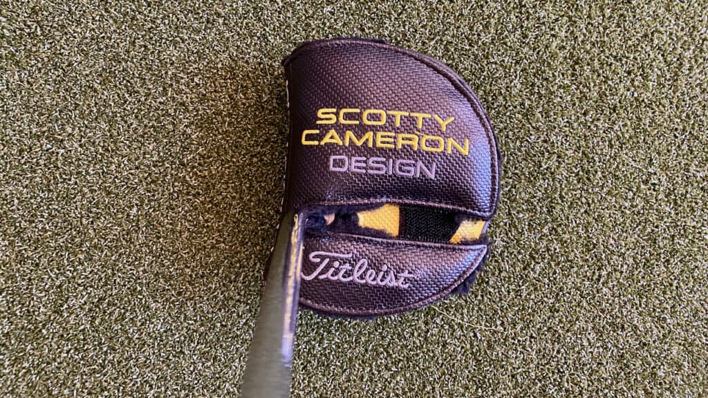 Scotty Cameron Phantom X 5 showing the putter cover with a single bend shaft